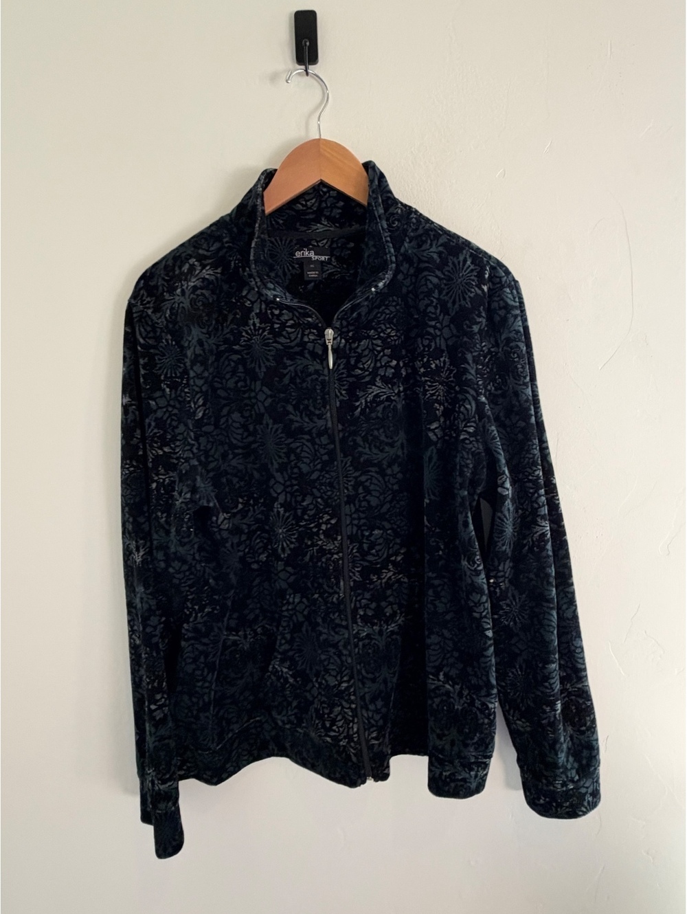 Erika Sport Women’s XL Floral Velour Full Zip Jacket Blue Black